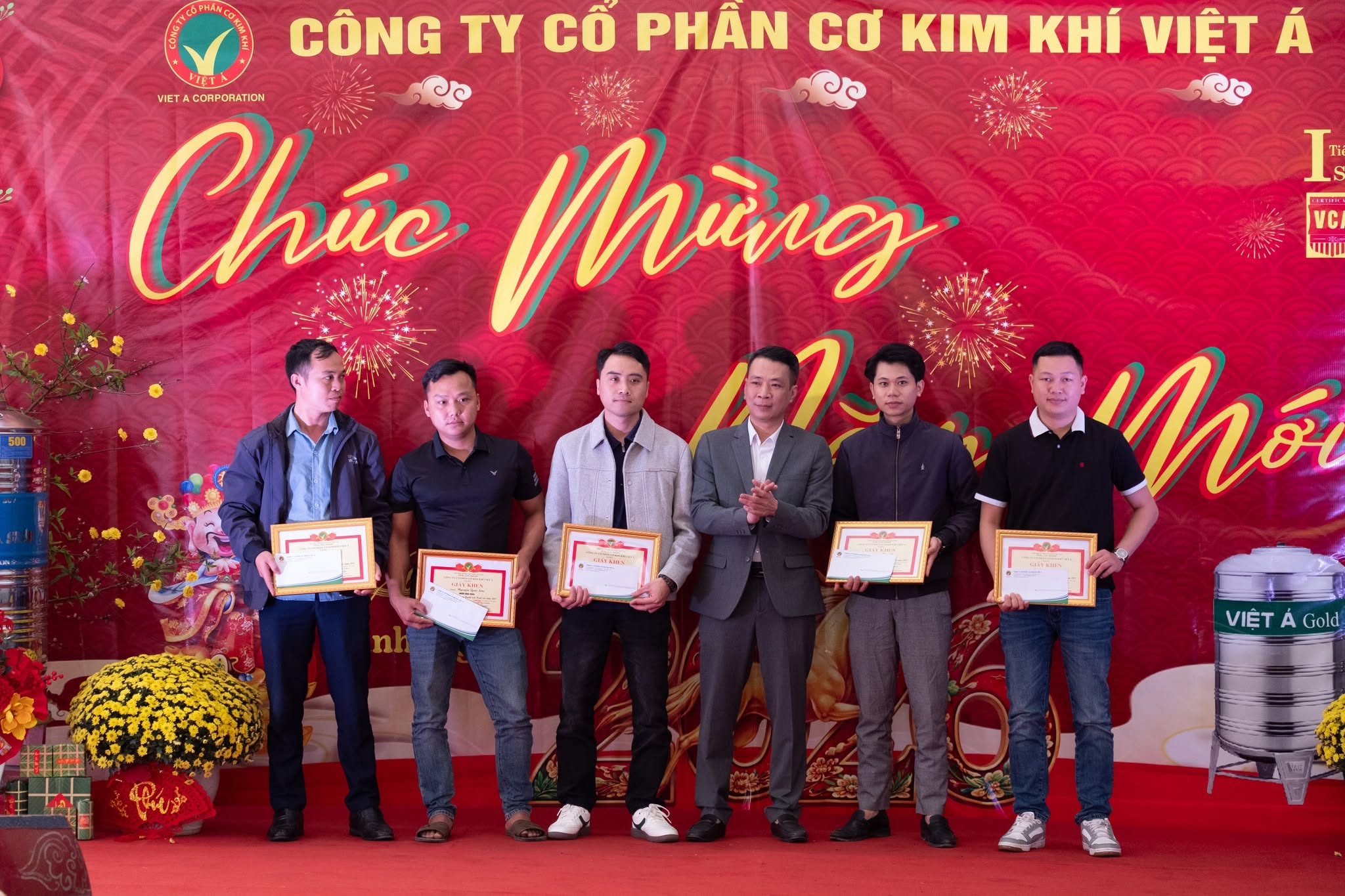Ghi nhận những thành tích, cố gắng của đội ngũ Nhân viên kinh doanh