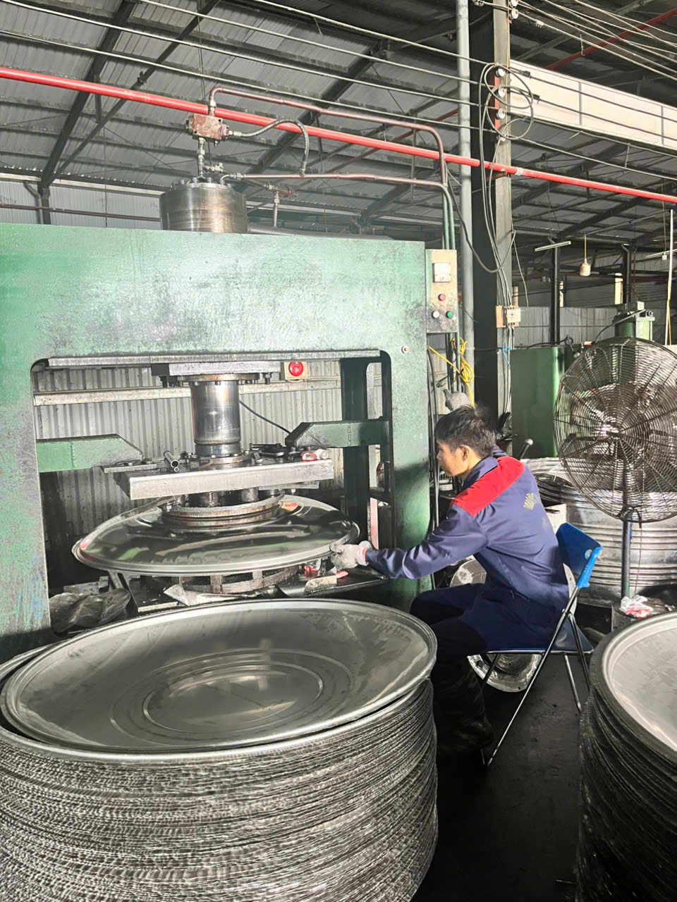 Công nghệ tạo nên năng suất – Con người tạo nên chất lượng.
